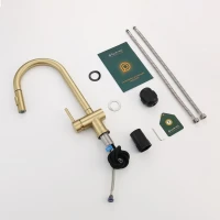 Смеситель для кухни с выдвижным изливом Splenka S204.49.03, золотой сатин Смеситель для кухни с выдвижным изливом Splenka S204.49.03, золотой сатин