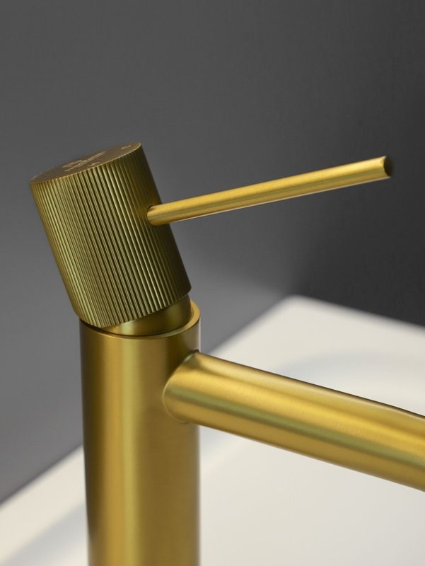 Смеситель для раковины AltroBagno Bilancia AltroBagnoBilancia0142BG матовое золото