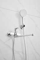 Смеситель с длинным изливом для ванны BELZ B713 B22713 хром Смеситель с длинным изливом для ванны BELZ B713 B22713 хром