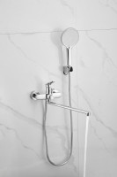 Смеситель с длинным изливом для ванны BELZ B713 B22713 хром Смеситель с длинным изливом для ванны BELZ B713 B22713 хром