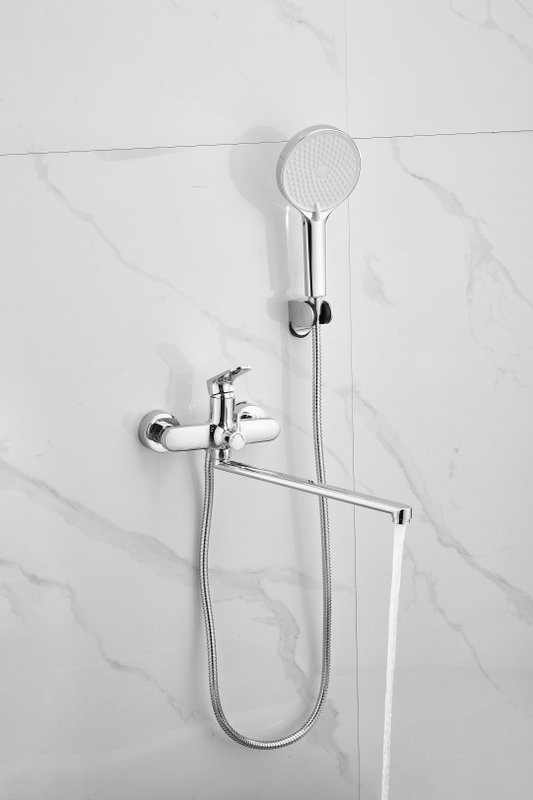 Смеситель с длинным изливом для ванны BELZ B713 B22713 хром