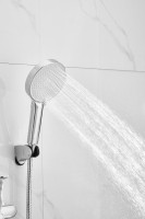 Смеситель с длинным изливом для ванны BELZ B713 B22713 хром Смеситель с длинным изливом для ванны BELZ B713 B22713 хром