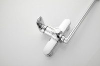 Смеситель с длинным изливом для ванны BELZ B713 B22713 хром Смеситель с длинным изливом для ванны BELZ B713 B22713 хром