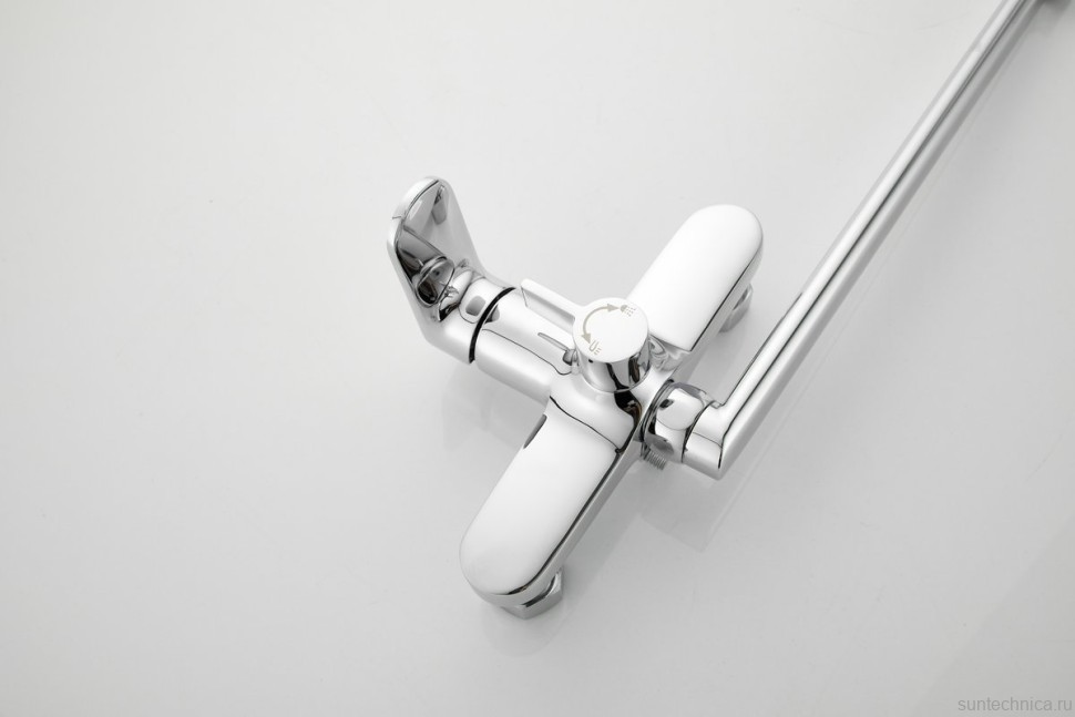 Смеситель с длинным изливом для ванны BELZ B713 B22713 хром