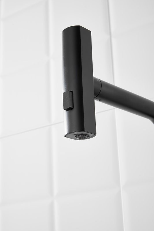 Смеситель для кухни BELZ B811 B74811-7 черный