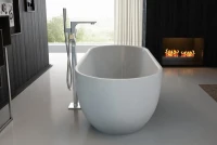 Акриловая ванна BelBagno BB70-1500-W0 150x80 см, отдельностоящая, белая, овальная, на ножках, с донным клапаном