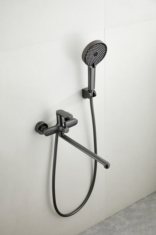 Смеситель с длинным изливом для ванны BELZ B713 B22713-3 оружейная сталь