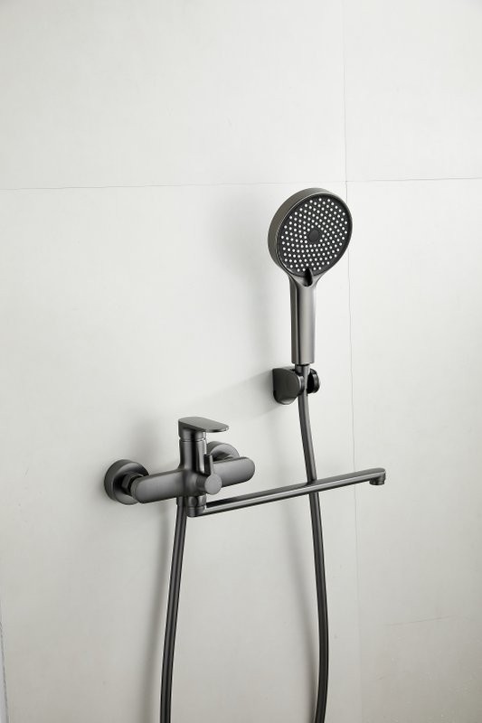 Смеситель с длинным изливом для ванны BELZ B713 B22713-3 оружейная сталь