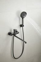 Смеситель с длинным изливом для ванны BELZ B713 B22713-3 оружейная сталь Смеситель с длинным изливом для ванны BELZ B713 B22713-3 оружейная сталь