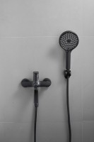 Смеситель с длинным изливом для ванны BELZ B713 B22713-7 черный