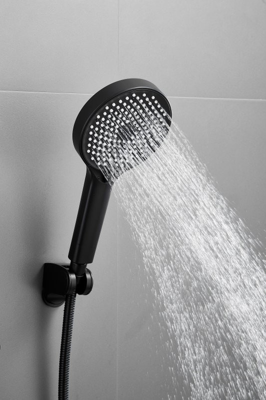 Смеситель с длинным изливом для ванны BELZ B713 B22713-7 черный