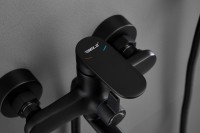 Смеситель с длинным изливом для ванны BELZ B713 B22713-7 черный