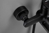 Смеситель с длинным изливом для ванны BELZ B713 B22713-7 черный