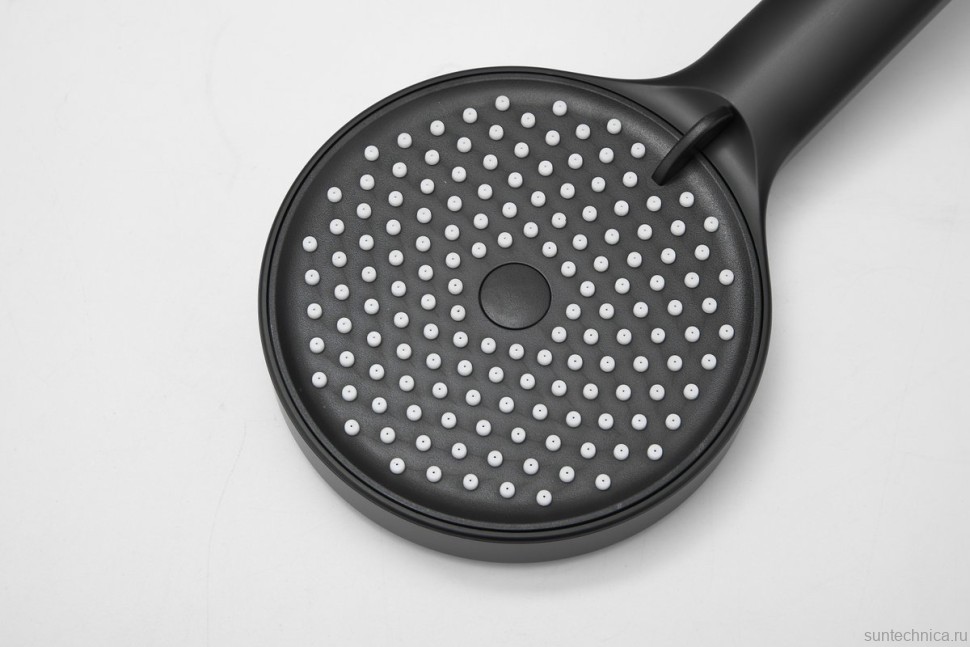 Смеситель с длинным изливом для ванны BELZ B713 B22713-7 черный