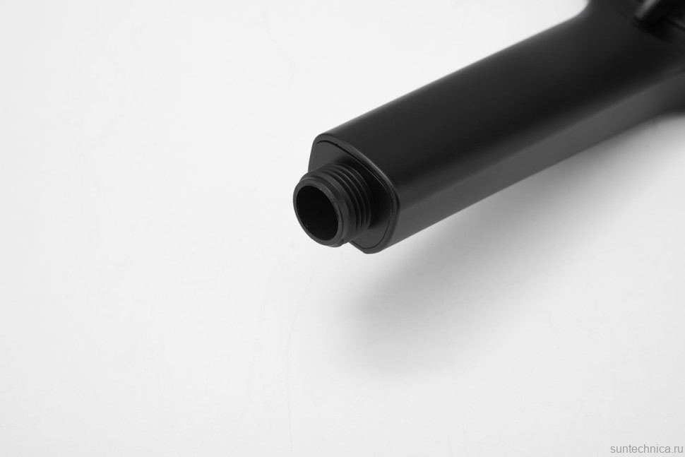 Смеситель с длинным изливом для ванны BELZ B713 B22713-7 черный