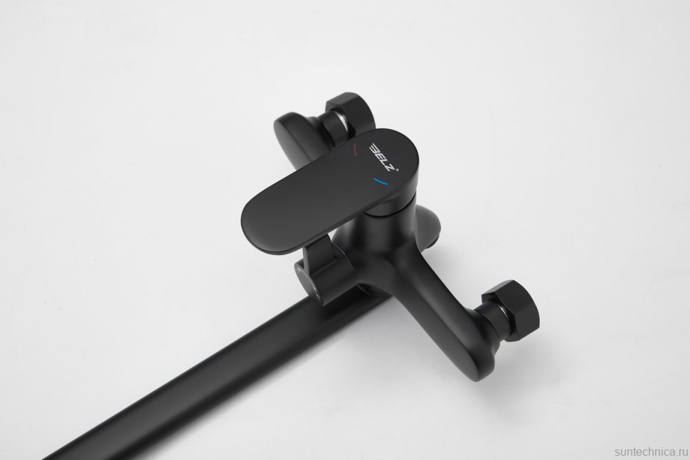 Смеситель с длинным изливом для ванны BELZ B713 B22713-7 черный