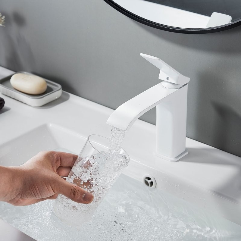 Смеситель для раковины/умывальника Shevanik S4001C, белый