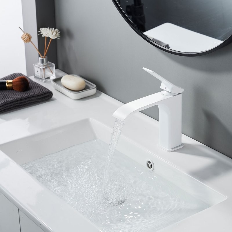 Смеситель для раковины/умывальника Shevanik S4001C, белый