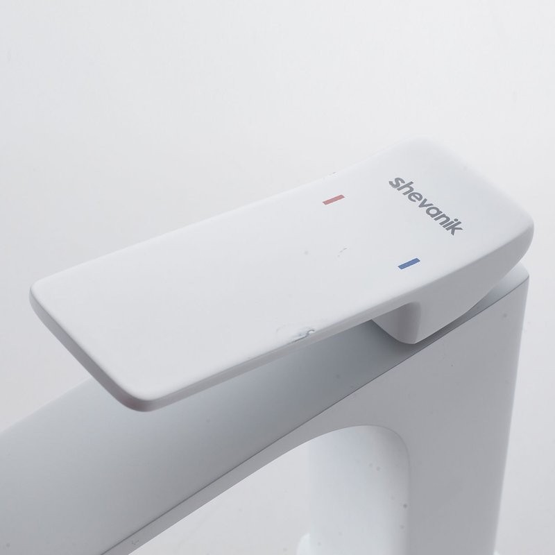 Смеситель для раковины/умывальника Shevanik S4001C, белый