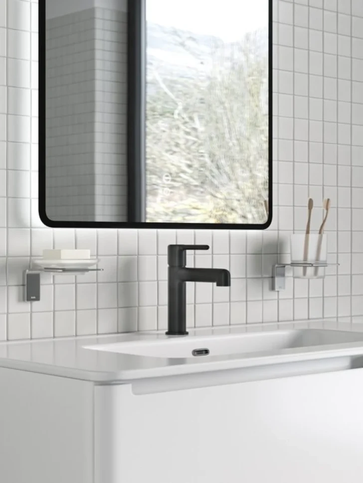 Смеситель для раковины IDDIS AIGBL00i01K с донным клапаном, черный