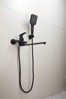 Смеситель с длинным изливом для ванны BELZ B715 B22715-7 черный Смеситель с длинным изливом для ванны BELZ B715 B22715-7 черный