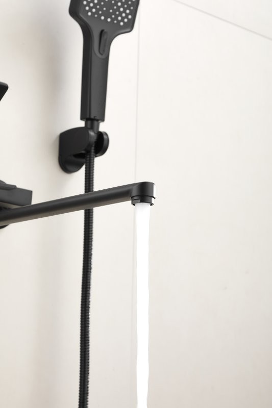 Смеситель с длинным изливом для ванны BELZ B715 B22715-7 черный