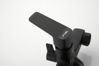 Смеситель с длинным изливом для ванны BELZ B715 B22715-7 черный Смеситель с длинным изливом для ванны BELZ B715 B22715-7 черный