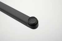 Смеситель с длинным изливом для ванны BELZ B715 B22715-7 черный Смеситель с длинным изливом для ванны BELZ B715 B22715-7 черный