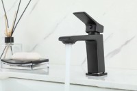 Смеситель для раковины Frap H84-6 F1084-6 черный Смеситель для раковины Frap H84-6 F1084-6 черный