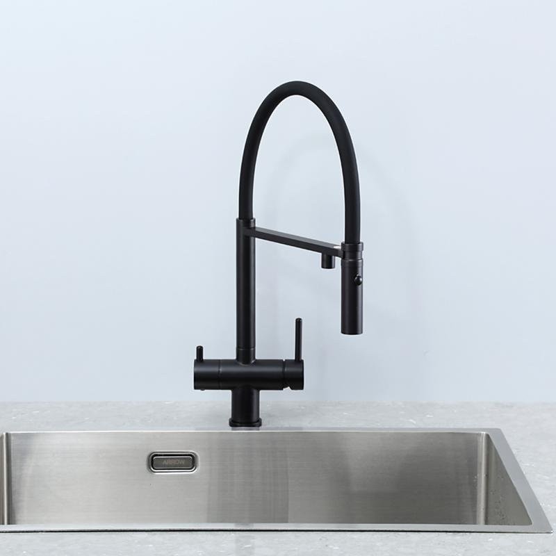 Смеситель для кухни Gappo G4397-86 с гибким изливом, черный