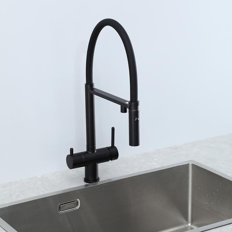 Смеситель для кухни Gappo G4397-86 с гибким изливом, черный