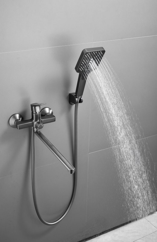 Смеситель с длинным изливом для ванны BELZ B715 B22715-3 оружейная сталь