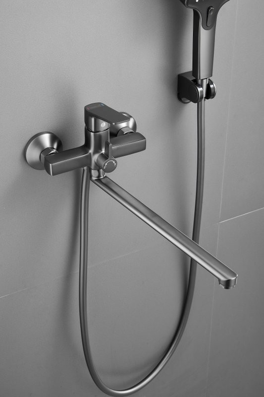 Смеситель с длинным изливом для ванны BELZ B715 B22715-3 оружейная сталь