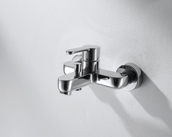 Смеситель для ванны с душем Bravat Stream F63783C-01A