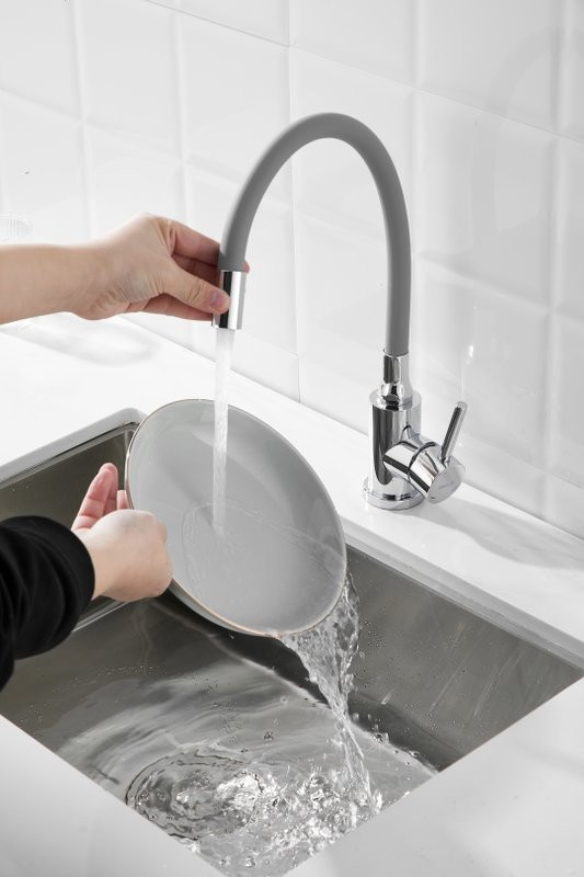 Смеситель для кухни BELZ B809 B73809-3 с гибким изливом, хром