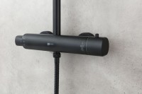 Душевая стойка Lemark Bronx LM3770BL c термостатом, черная