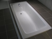 Стальная ванна Kaldewei Cayono 750 170x75 см, пристенная, на ножках, с самоочищающимся покрытием, с антискользящим покрытием