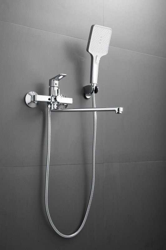 Смеситель с длинным изливом для ванны BELZ B715 B22715 хром