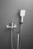 Смеситель с длинным изливом для ванны BELZ B715 B22715 хром Смеситель с длинным изливом для ванны BELZ B715 B22715 хром