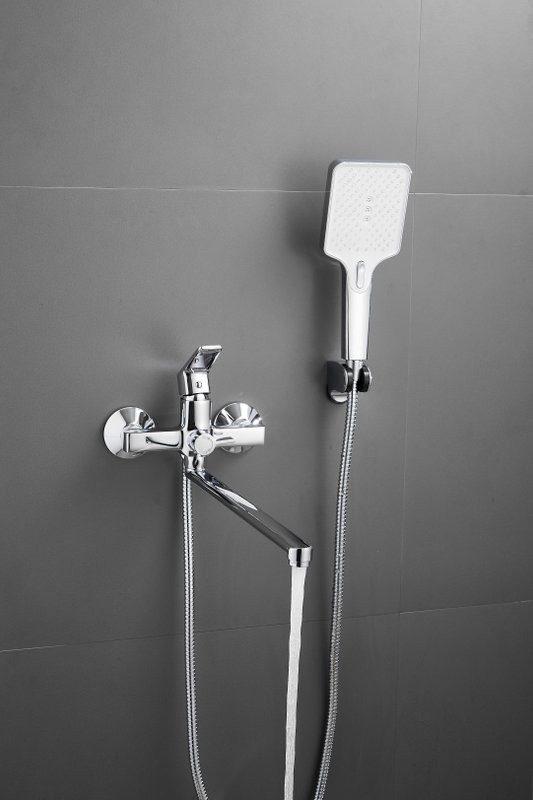 Смеситель с длинным изливом для ванны BELZ B715 B22715 хром