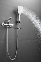 Смеситель с длинным изливом для ванны BELZ B715 B22715 хром Смеситель с длинным изливом для ванны BELZ B715 B22715 хром