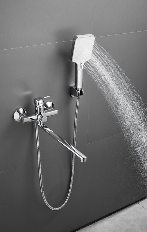 Смеситель с длинным изливом для ванны BELZ B715 B22715 хром