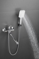 Смеситель с длинным изливом для ванны BELZ B715 B22715 хром Смеситель с длинным изливом для ванны BELZ B715 B22715 хром