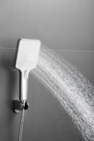 Смеситель с длинным изливом для ванны BELZ B715 B22715 хром Смеситель с длинным изливом для ванны BELZ B715 B22715 хром