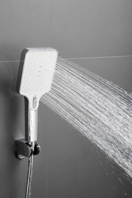 Смеситель с длинным изливом для ванны BELZ B715 B22715 хром