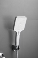 Смеситель с длинным изливом для ванны BELZ B715 B22715 хром Смеситель с длинным изливом для ванны BELZ B715 B22715 хром