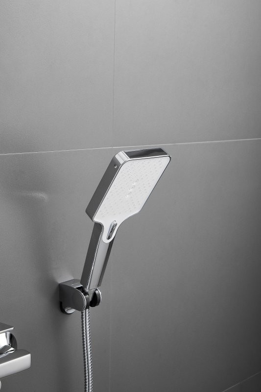 Смеситель с длинным изливом для ванны BELZ B715 B22715 хром