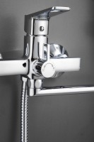 Смеситель с длинным изливом для ванны BELZ B715 B22715 хром Смеситель с длинным изливом для ванны BELZ B715 B22715 хром