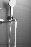 Смеситель с длинным изливом для ванны BELZ B715 B22715 хром Смеситель с длинным изливом для ванны BELZ B715 B22715 хром