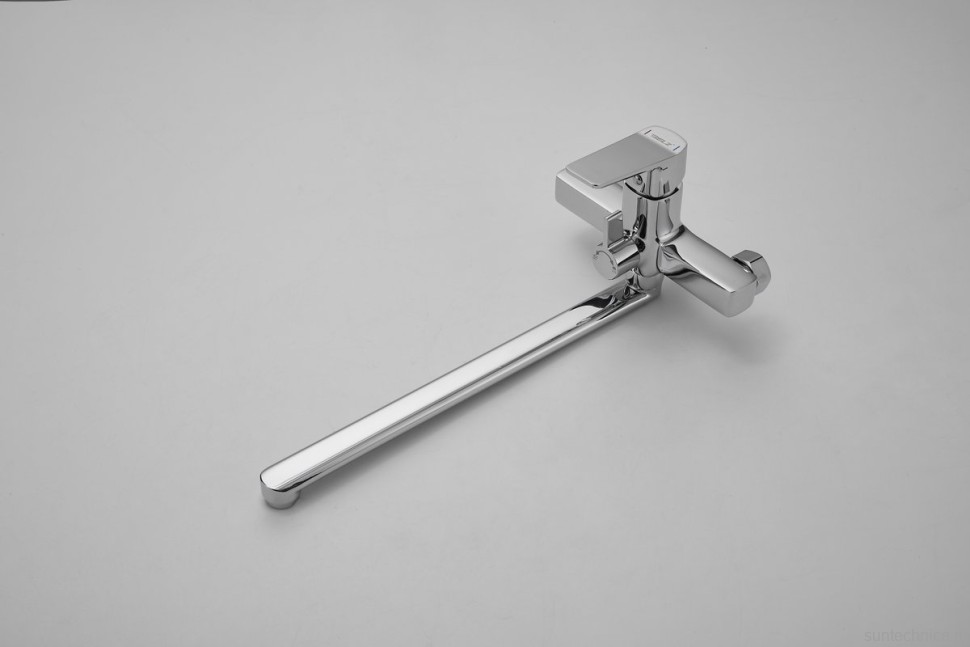 Смеситель с длинным изливом для ванны BELZ B715 B22715 хром